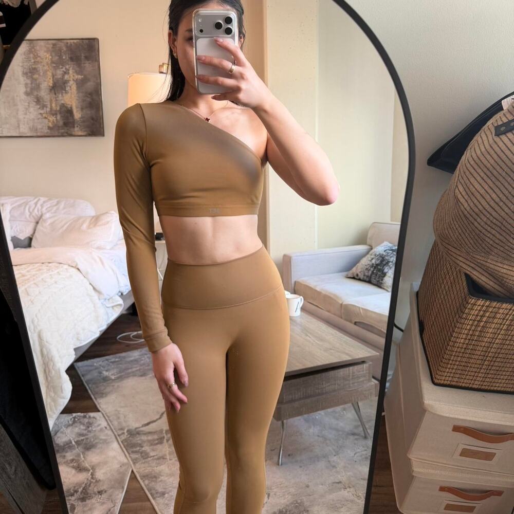 Set Active Size M Top & Leggings Set